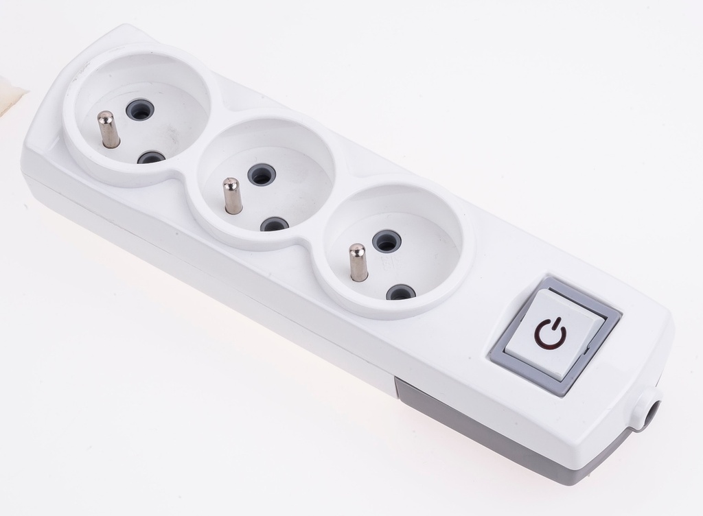 [3011U] 3 Gang Switched with UPS With Terminal Group Socket (Child-Safe)