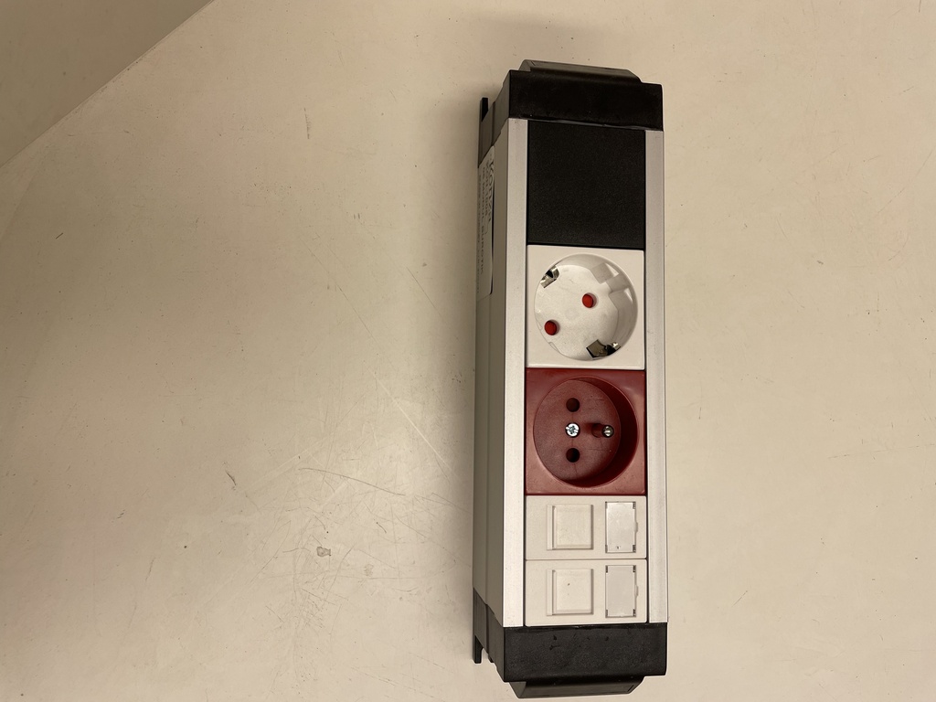 [KON 02 1111] 1 Mains + 1 UPS + 2 DATA