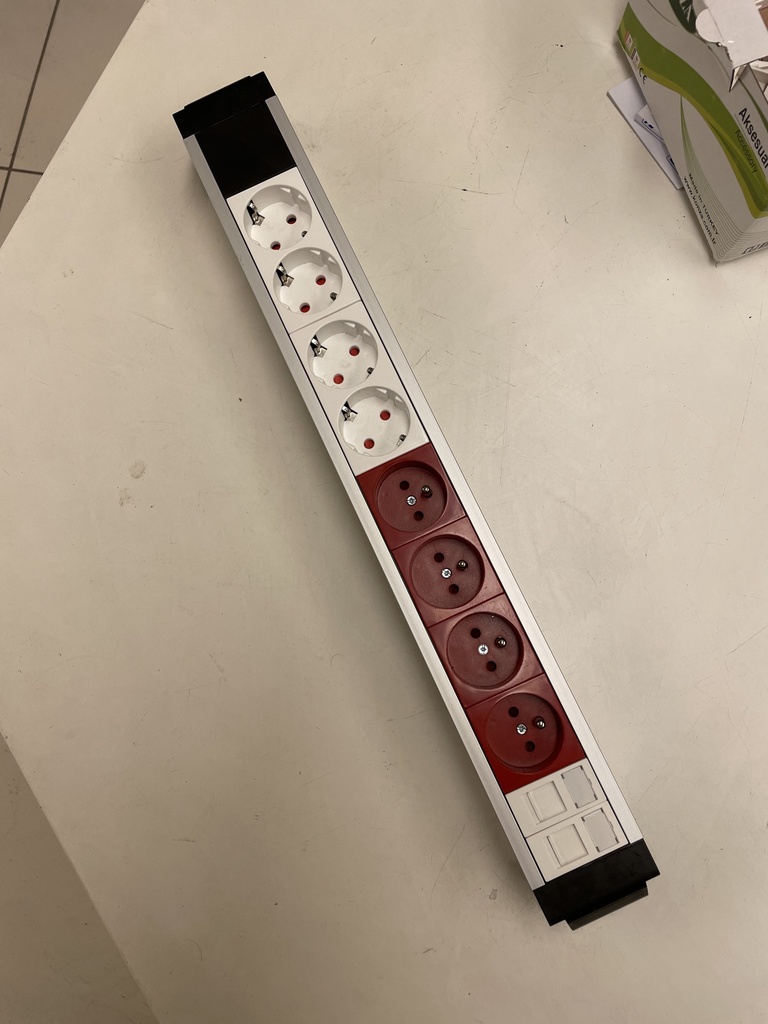 [KON 02 4411] 4 Mains + 4 UPS + 2 DATA