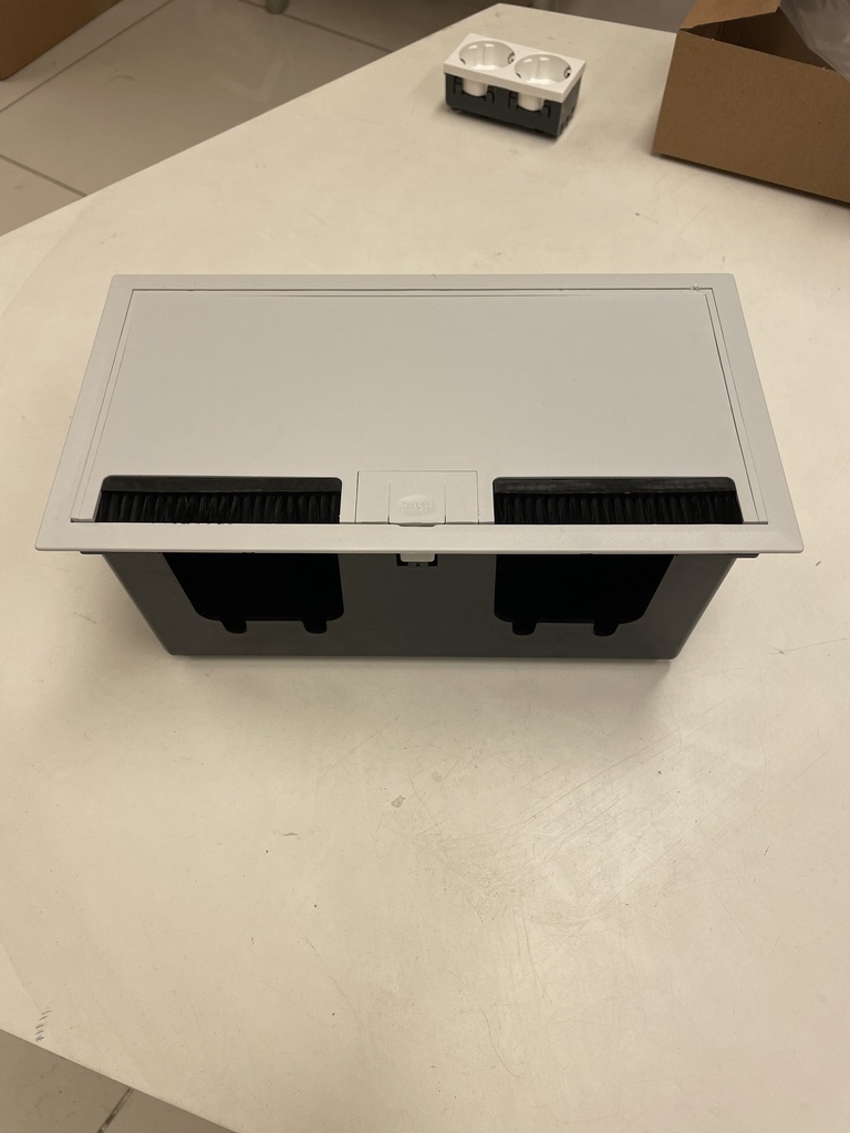 [KON 05 2085] 9 Module Covered Socket Box Protected (Empty) Grey